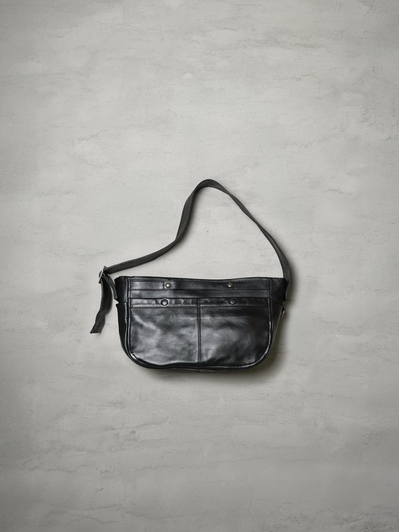 CCU LEATHER NEW NEWSPAPER BAG S – Peter Cat
