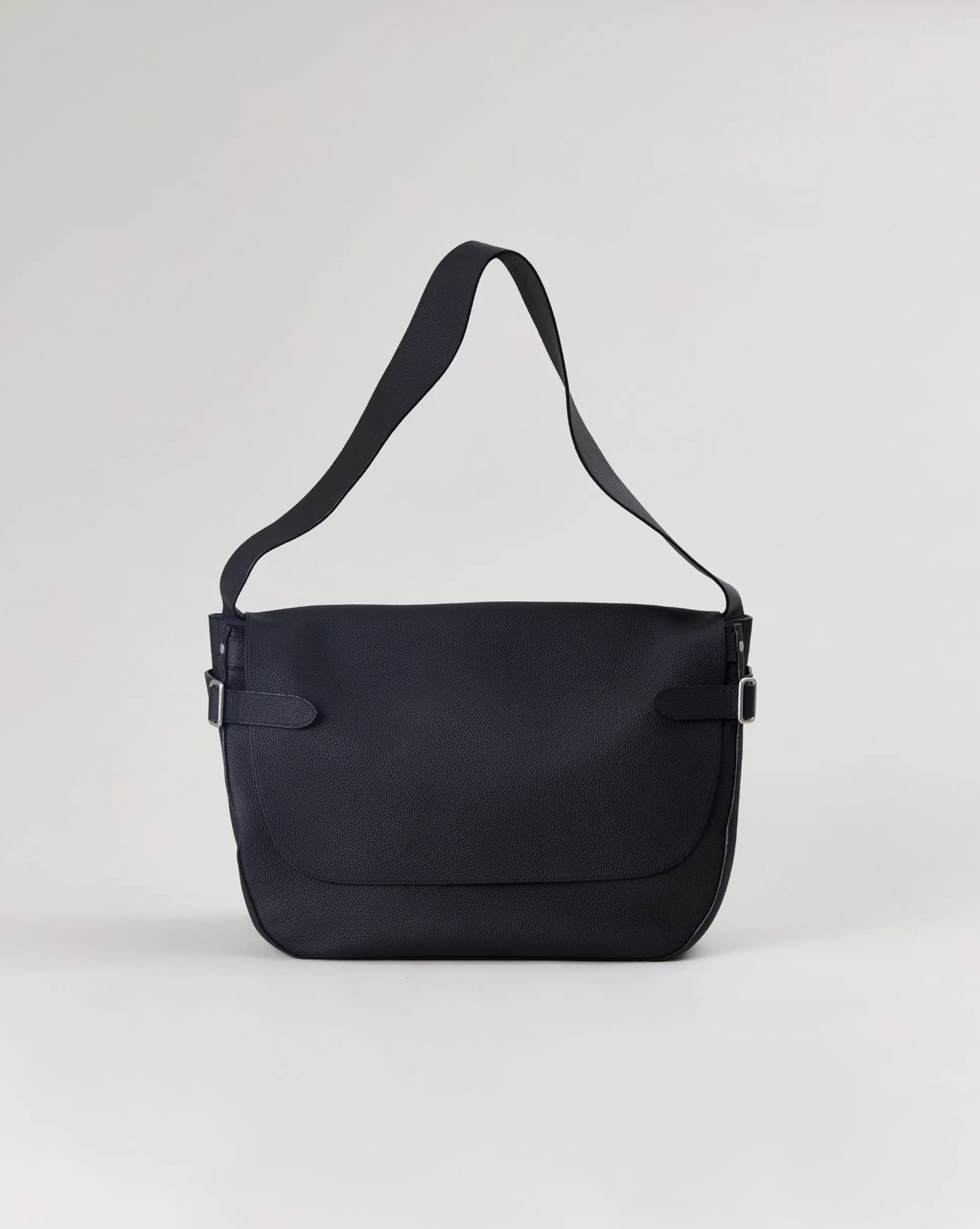 NICENESS L.HEFNER BLACK