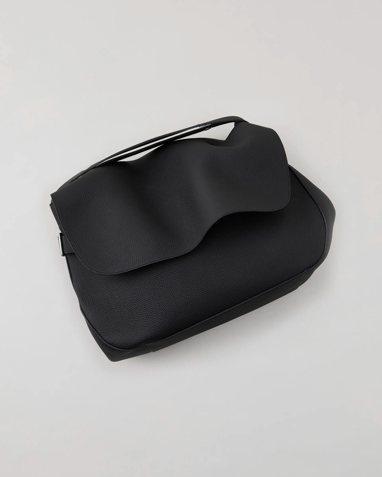 NICENESS L.HEFNER BLACK