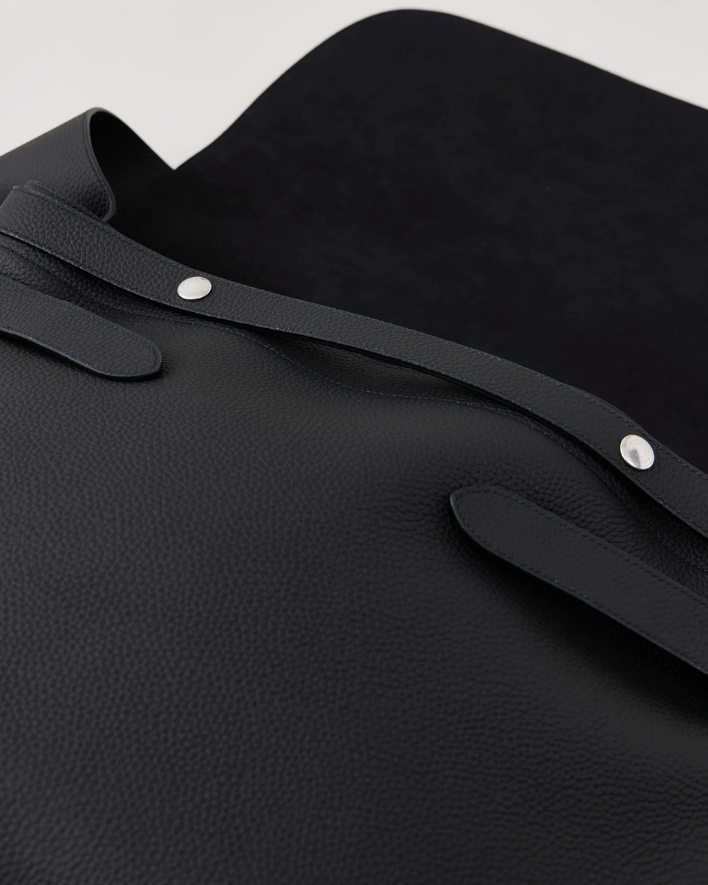 NICENESS L.HEFNER BLACK