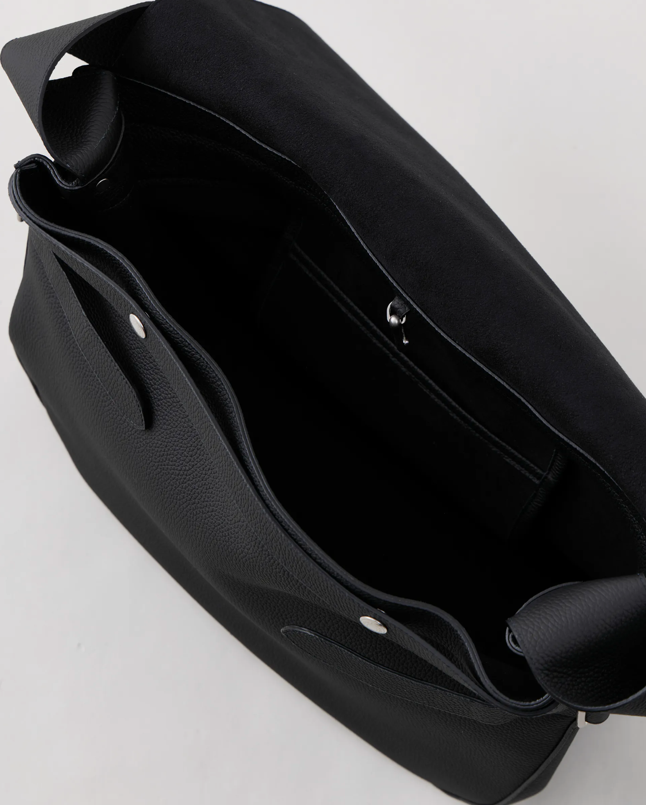 NICENESS L.HEFNER BLACK