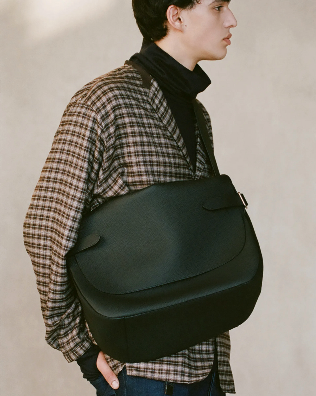 NICENESS L.HEFNER BLACK