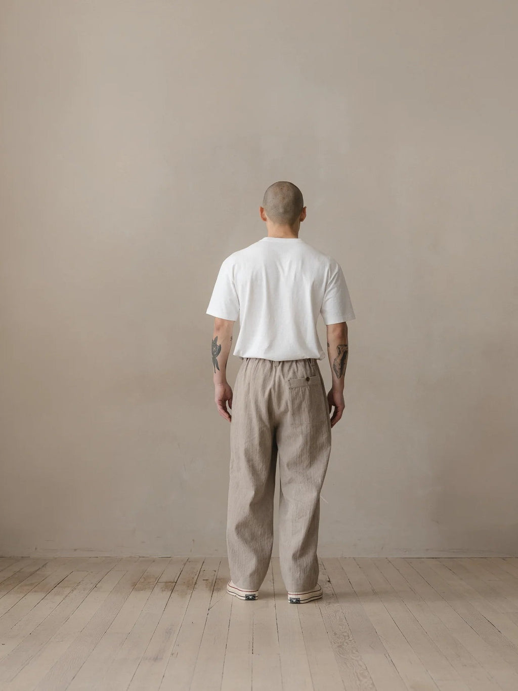 EVAN KINORI ELASTIC PANTS LINEN/COTTON HERRINGBONE DARK BEIGE