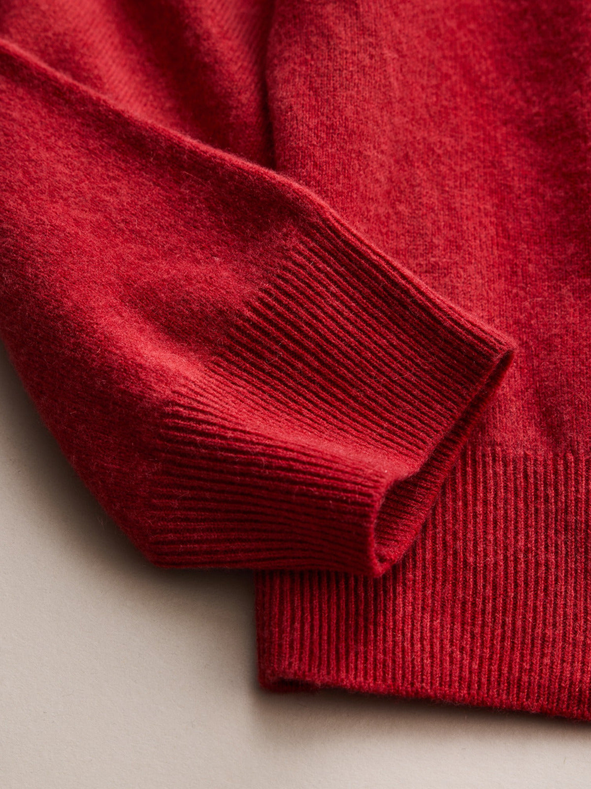 NICENESS GIBBONS SCARLET