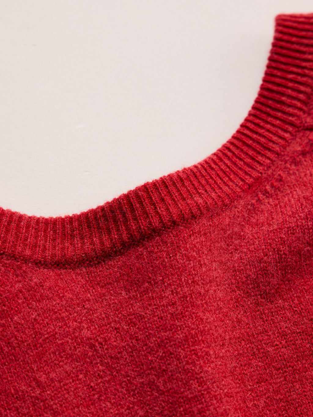 NICENESS GIBBONS SCARLET